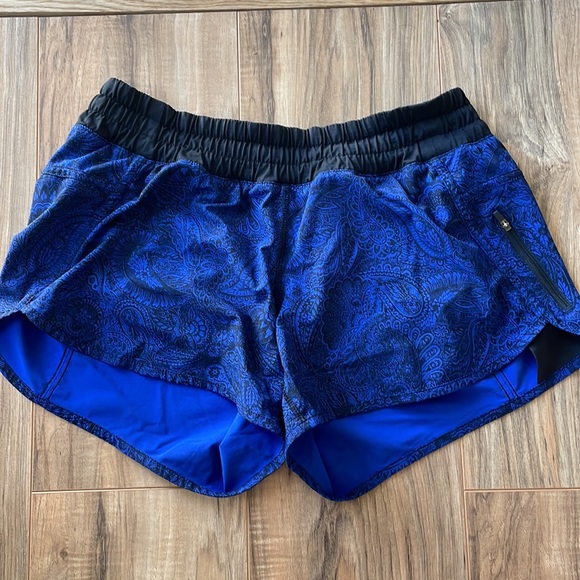 Lululemon Tracker Shorts IV size 10